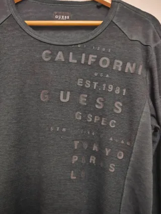 Camiseta Guess manga larga negra