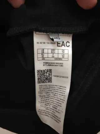 Camiseta Guess manga larga negra