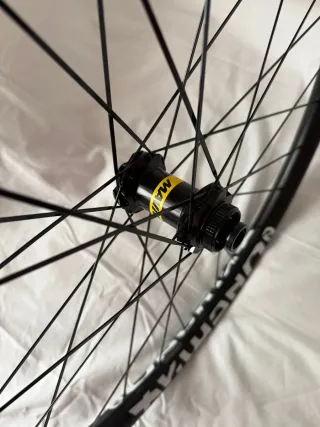 Llanta delantera Mavic E-Deemax 29 Boost 15x110mm
