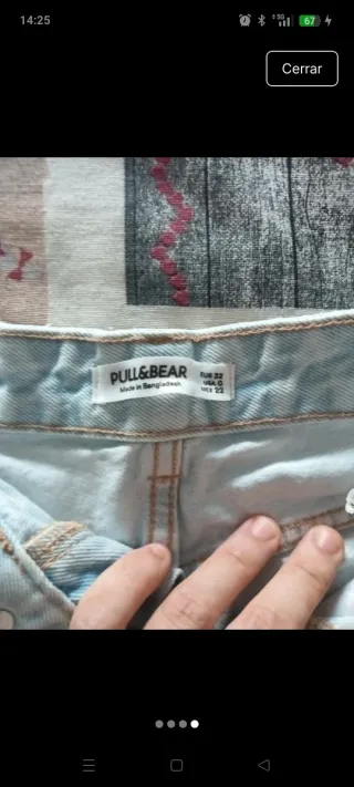 Pantalón corto vaquero desgastado