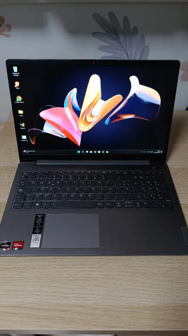 Lenovo ideapad 3 2022