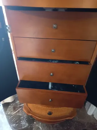 Mueble joyero de madera