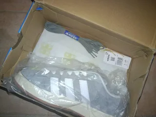 Adidas Campus 00s grises y blancas