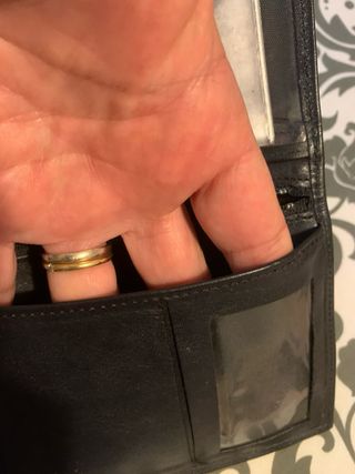 Cartera y tarjetero negro