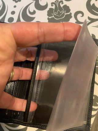 Cartera y tarjetero negro