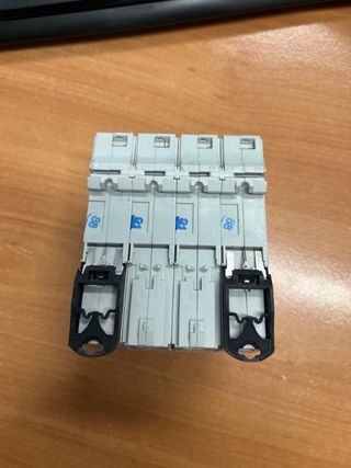 Interruptor magnetotérmico GE C16 6kA