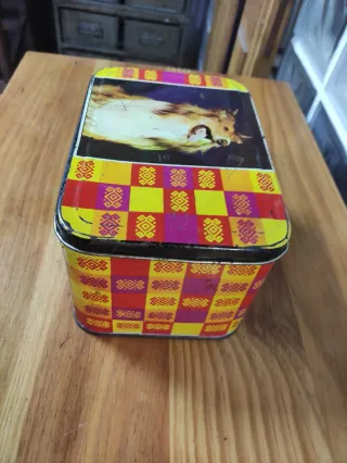 Caja metálica antigua Azafrán