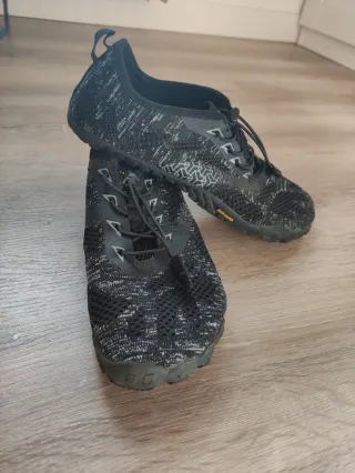 Zapatillas Saguaro Negras y Grises