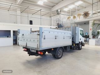 Nissan  Cabstar con grua,pluma