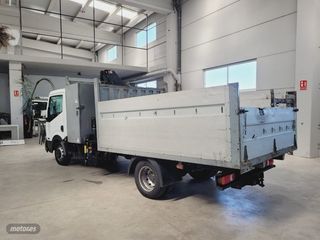 Nissan  Cabstar con grua,pluma