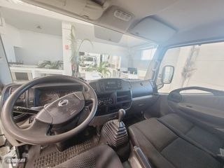 Nissan  Cabstar con grua,pluma