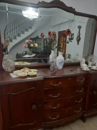 Aparador de madera noble