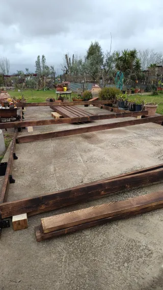 Pérgola de madera maciza. Ancho 5 m. Largo 8 m.