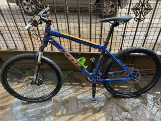 Bicicleta Felt azul
