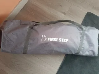 Cuna de viaje rosa , first step