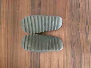 Chanclas Adidas Yeezy Verde Oliva