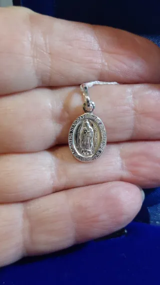 Medalla de la Virgen de Guadalupe de Plata de Ley