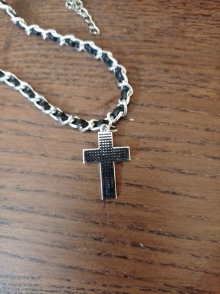 Collana da uomo con ciondolo a croce