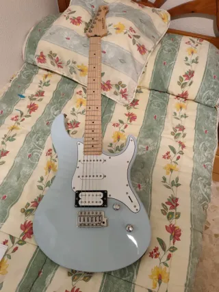 Guitarra Eléctrica Yamaha Pacifica 112VM Celeste