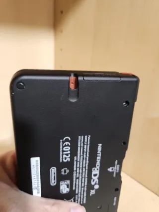 Nintendo DSi XL Edición Mario Bros 25 Aniversario