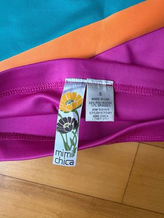 Falda mini elástica vibrante