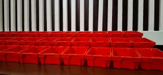 Contenedores Plásticos Mini Rojos