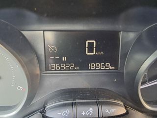 Peugeot 2008 BlueHDi 100 Signature 73 kW (100 CV)