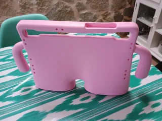 Funda protectora rosa para tablet