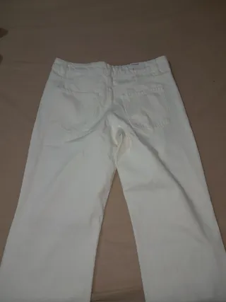 Pantalón blanco MNG roto