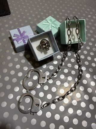 Anillo Calavera Plata con Cadena y Grilletes