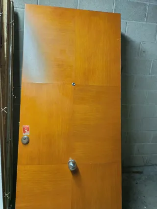 Puerta de entrada con marco 85x212