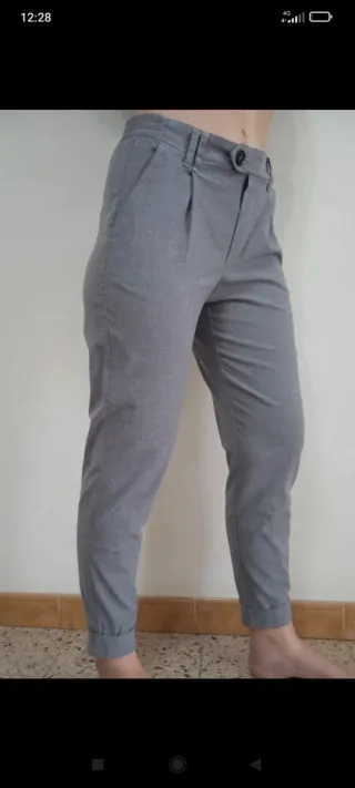 Pantalón gris liso