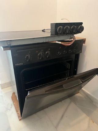 Horno y placa vitrocerámica Balay
