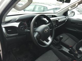 Toyota Hilux 2.4 D-4D Doble Cabina GX 110 kW (150 CV)