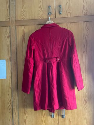 Abrigo rojo mujer