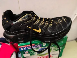 Nike Air Max Plus TN SE Negro Dorado Talla 37