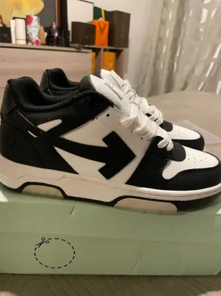Off-White Sneakers nere e bianche