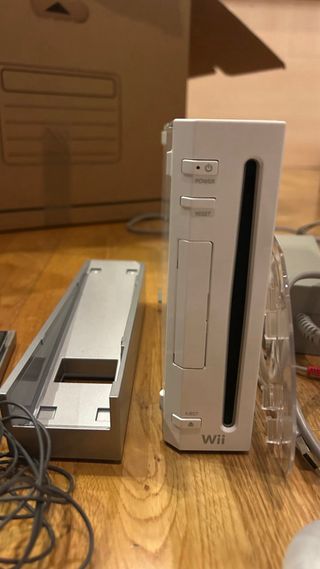 Nintendo Wii + Wii Sports + Wii Wheel