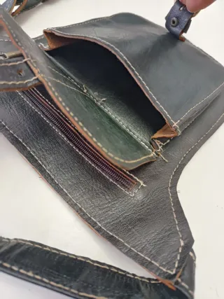 Riñonera de piel negra