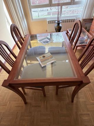 Mesa comedor y 4 sillas madera cerezo