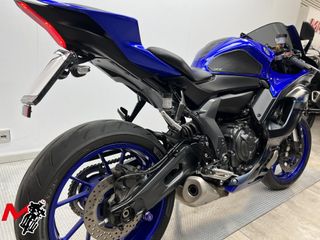 YAMAHA R7 2023 15039 kms.