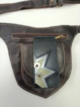 Riñonera de piel marrón