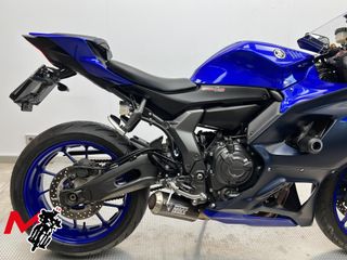 YAMAHA R7 2022 7787 kms.