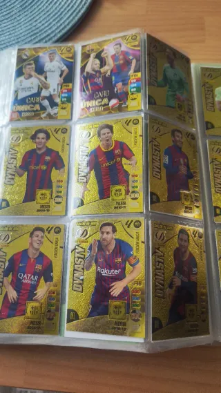 Álbum Adrenalyn 24-25 683 cromos y jugón 218.