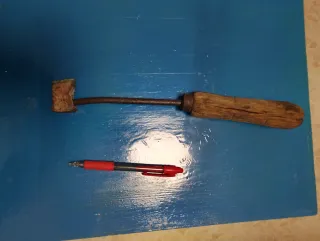 Soldador antiguo con punta de cobre