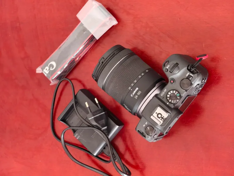 Canon EOS RP con  Lente 24-105mm + gimbal afbeelding 3