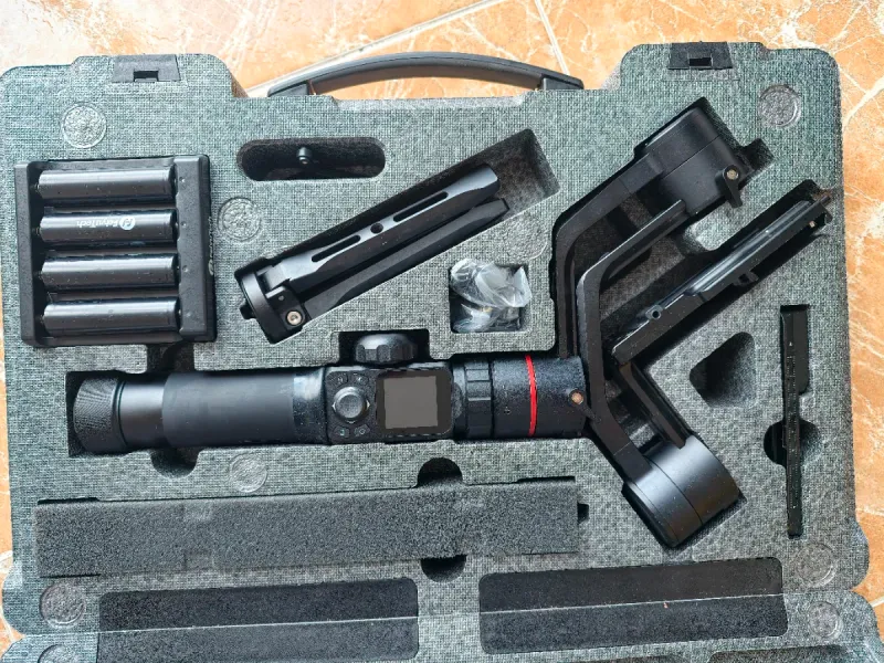 Canon EOS RP con  Lente 24-105mm + gimbal afbeelding 8