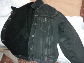 Chaqueta vaquera negra forrada