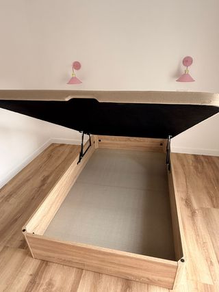 Canapé abatible madera y tela beige