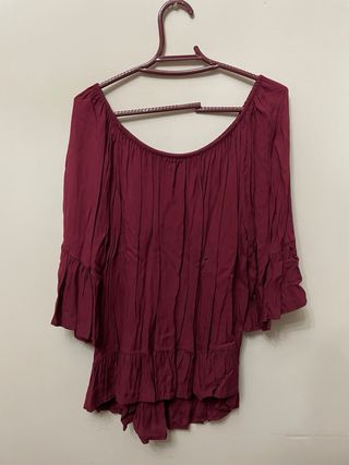 Blusa roja con volantes